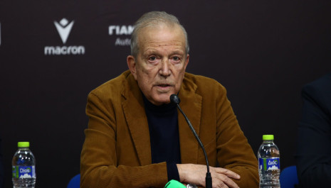 Βεζυρτζής για Τρινκιέρι: «Καλωσορίζουμε έναν μεγάλο προπονητή, το πλάνο είναι τριετές»