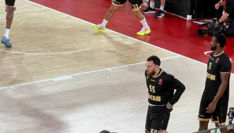 Ανατροπή με Τζέιμς: Βγήκε για ζέσταμα και παίζει κόντρα στον Ολυμπιακό