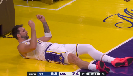 Ντόντσιτς εναντίον διαιτητών: Έκανε κίνηση πως χρηματίζονται (video)