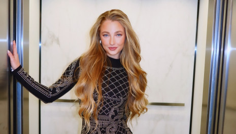 Σπάνια εμφάνιση της συντρόφου του Τσιτσιπά στις εξέδρες - Δεν του έφερε γούρι (video)