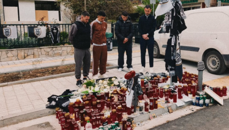 Ο ΠΑΟΚ τίμησε τη μνήμη του Κλεομένη με λουλούδια και μία φανέλα (video)