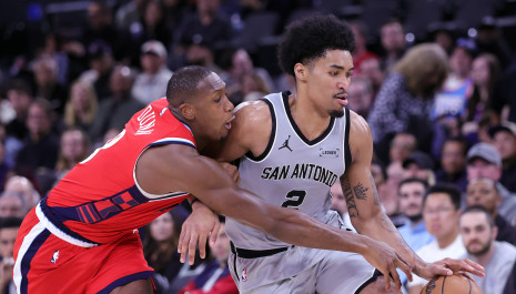 Οι Θάντερ ισοπέδωσαν τους Λέικερς, το σερί καλά κρατεί για τους Σπερς