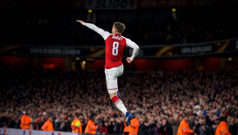 Από τον Μπιν Λάντεν στον Bowie: Ο παίκτης που κάθε φορά που σκόραρε κάποιος πέθαινε αποσύρθηκε