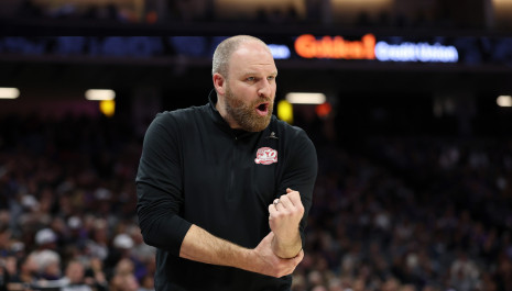 Αυτός είναι ο εκλεκτός: Ο Τέιλορ Τζένκινς αναλαμβάνει τους Μιλγουόκι Μπακς μετά τον Ντοκ Ρίβερς!