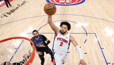 Ισοφάρισαν οι Πίστονς, διπλασίασαν τις νίκες τους οι Θάντερ