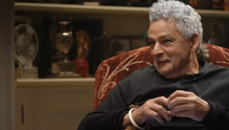 Τον λάτρεψαν εκατομμύρια άνθρωποι στον κόσμο - Σήμερα ο θρύλος της μπάλας είναι αγρότης, κόβει ξύλα και οδηγεί τρακτέρ
