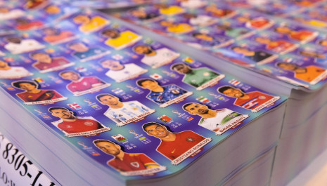 Οι συλλέκτες αυτοκόλλητων Panini μπροστά σε μια πρόκληση - Πόσο θα στοιχίσει το άλμπουμ του Μουντιάλ