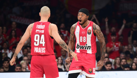 Μαυροειδής: «Φαβορί για τη Euroleague o Ολυμπιακός, έχει παίξει το καλύτερο μπάσκετ»