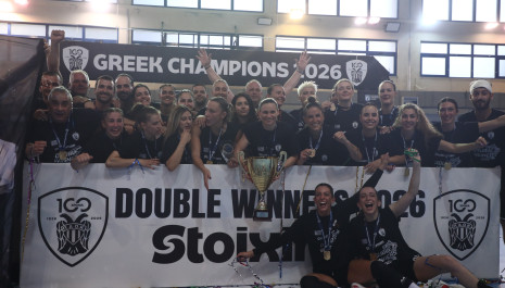 Η απονομή του πρωταθλήματος στα κορίτσια του ΠΑΟΚ (video)