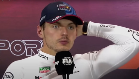Φερστάπεν σε δημοσιογράφο: «Δεν θα μιλήσω μέχρι να φύγεις από την αίθουσα»
