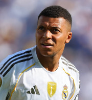 Ρεάλ Μαδρίτης, εθνική Γαλλίας, χορηγός και στη μέση ο τραυματίας Εμπαπέ σε έναν «πόλεμο» συμφερόντων