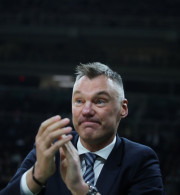 Ο Γιασικεβίτσιους τελικά επέστρεψε στην Κωνσταντινούπολη μετά την περιπέτειά του στο Ντουμπάι (video)