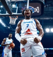 «Καμία πρόθεση των Μπουλς να "κόψουν" τον Γιαμπουσέλε, πλήρως αφοσιωμένος στο NBA ο παίκτης»