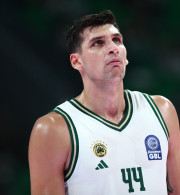 Μήτογλου: «Όταν είμαστε με την πλάτη στον τοίχο παίζουμε καλύτερο μπάσκετ» (video)