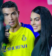 Δεν το σκέφτηκε δεύτερη φορά και έδωσε 120.000 ευρώ - Η κίνηση της συντρόφου του Ρονάλντο για την οποία μιλούν όλοι