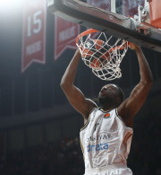 Μυθική εμφάνιση Καμπενγκέλε κόντρα στον Ολυμπιακό με 21 πόντους και 14 ριμπάουντ