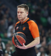 Αυτοί σφυρίζουν τα παιχνίδια Ολυμπιακού και Παναθηναϊκού στα playoffs της Euroleague