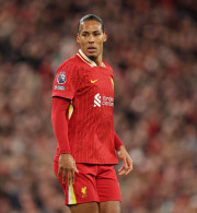 Δέχεται σκληρή κριτική, όμως οι αριθμοί λένε άλλα: Οι εντυπωσιακές πρωτιές του Φαν Ντάικ στη φετινή Premier