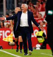 Μουρίνιο για Βινίσιους: «Δε θα έπρεπε να τα βάζει με 60.000 ανθρώπους στο Ντα Λουζ»