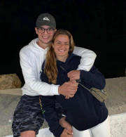 Σάκκαρη για τον γάμο με τον Μητσοτάκη: «Θα γίνει καλοκαίρι ή φθινόπωρο και σίγουρα στην Κρήτη»