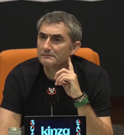 Από προπονητής... κιθαρίστας: Ο Βαλβέρδε εντοπίστηκε σε παμπ του Μπιλμπάο με το συγκρότημα του (video)