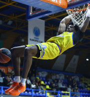 Το Περιστέρι άντεξε την πίεση της Σάσαρι και «κλείδωσε» την πρόκριση