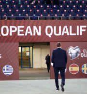 Από την Εθνική Ελλάδας σε ριάλιτι επιβίωσης: Ποιος προπονητής ποδοσφαίρου το... τόλμησε!