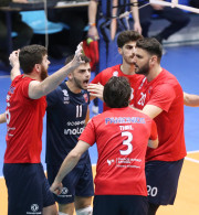 Οι ομάδες βόλεϊ της Νέας Σμύρνης πήραν με ανατροπές τα πρώτα εισιτήρια για τους «8» του Κυπέλλου