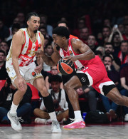 EuroLeague by night: Το τρίτο ημίχρονο της νίκης του Ολυμπιακού επί του Ερυθρού Αστέρα (video)