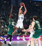 Η Φενέρμπαχτσε κυκλοφόρησε μπλουζάκια με το buzzer-beater του Μπόλντγουιν κόντρα στον Παναθηναϊκό