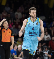 Συνεχίζει το σερί της η Φενέρ, πέρασε από τη Βαρκελώνη