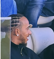 Πρώτη επίσημη εμφάνιση για το ζευγάρι της χρονιάς - Χάμιλτον και Καρντάσιαν μαζί στο Super Bowl (video)