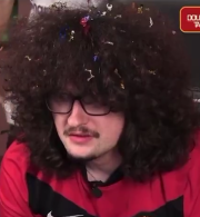 Μήπως τελικά αυτός ο τύπος δεν είναι πραγματικός οπαδός της Μάντσεστερ Γιουνάιτεντ;