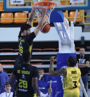 Το Μαρούσι έριξε... μπαλοθιά και απέκλεισε τον Άρη