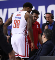 «Συναγερμός» με Τζόουνς στον Ολυμπιακό -  Αποχώρησε κρατώντας το πόδι του (video)