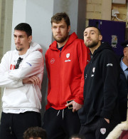 Απ' το αεροδρόμιο και πάλι στο γήπεδο: Βεζένκοφ, Λαρεντζάκης και Νετζήπογλου πήγαν στο ΣΕΦ