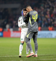 Η αγκαλιά του Λαφόν στον Πάντοβιτς πριν το τελευταίο πέναλτι