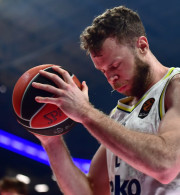 Δεν έχουν σταματημό τα προβλήματα για τη Φενέρ: Έξι με οκτώ εβδομάδες εκτός δράσης ο Μέλι