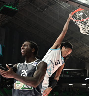 Το κλέψιμο του Κένεντι στον Ναν και το κάρφωμα που ολοκλήρωσε το... έπος του Κολοσσού στο T-Center (video)