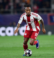 Φοβερό σουτ του Μαρτίνς, έδιωξε με δυσκολία ο Μπλάσβιχ (video)