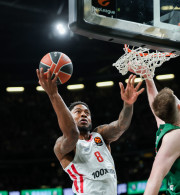 Ο Ταϊρίκ Τζόουνς «πάλεψε» και για τον Μιλουτίνοφ