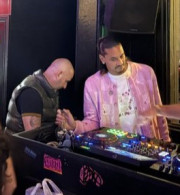 Τερματοφύλακας της Premier League άφησε τα γάντια και έγινε... dj μετά τον αγώνα της ομάδας του (photo)