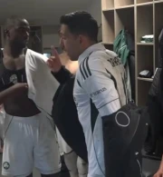 Επικός Μπακασέτας στα αποδυτήρια: «Υποφέραμε αρκετά, αλλά αξίζαμε το γαμ@@@@ο!» (video)