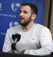 Γενηδουνιάς: «"Δίκοπο μαχαίρι" να θεωρείται ο Ολυμπιακός το φαβορί»