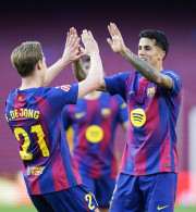 Η Μπαρτσελόνα «άνοιξε» το δώρο της Ρεάλ και πάτησε ξανά κορυφή