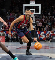 Φαβορί για την απόκτηση του Λουβαβού-Καμπαρό η Μπαρτσελόνα