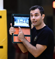 Ο πρώην προπονητής της Εθνικής και της ΑΕΚ Γιουνούς Οτσάλ στον Πανιώνιο Betsson