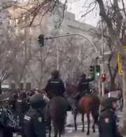 Χάος και επεισόδια πριν το Ρεάλ Μαδρίτης-Μπενφίκα στην Ισπανία - Ξύλο Πορτογάλων με αστυνομικούς (video)