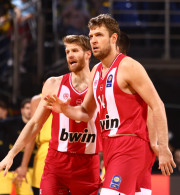 Αμφίβολοι οι Βεζένκοφ και Γουόκαπ για το Ολυμπιακός - Παναθηναϊκός