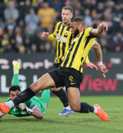 Ο Μουκουντί από κοντά το 1-0 της ΑΕΚ (video)